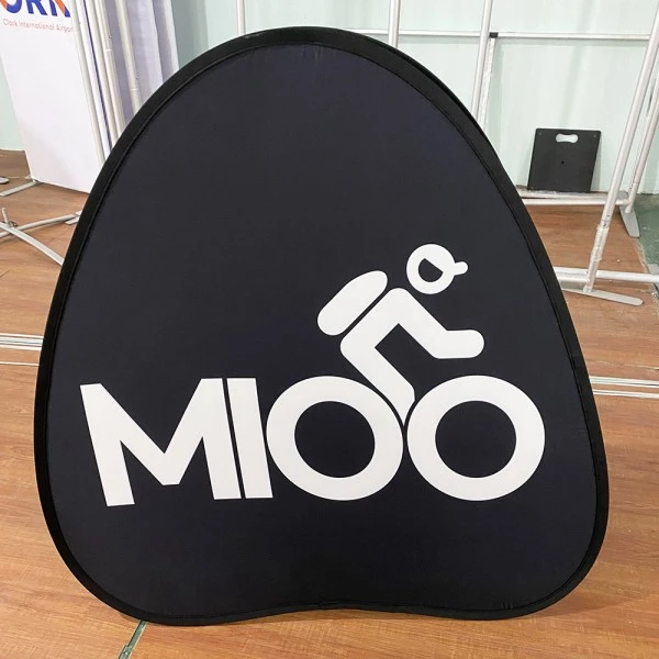 Waarom worden driehoekige pop-upbanners het meest effectieve hulpmiddel voor buitenreclame voor evenementen en promoties?